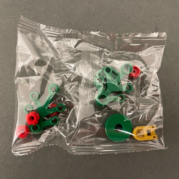 LEGO 41382 Christmas Ornament Friends Replacement Add-on Parts Pieces Sealed Bag - Picture 4 of 4